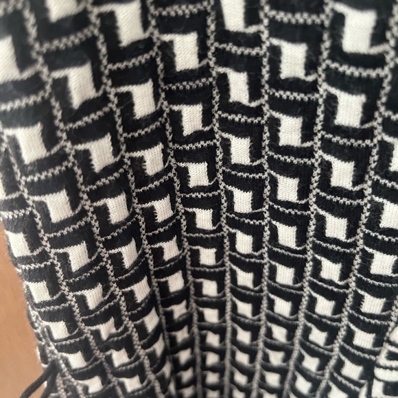 Lane Bryant Size 14/16 1X Black And White Geometric Skater Sweater dress - Picture 2 of 5